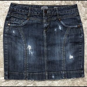 👋Sale 😻 One of a kind distressed denim skirt